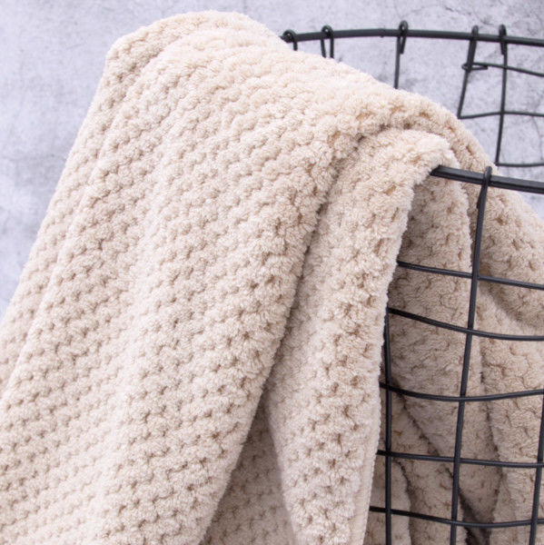250-380gm Langlebiges Mikrofaser-Badetuch angepasste Farbe Hochabsorbierend